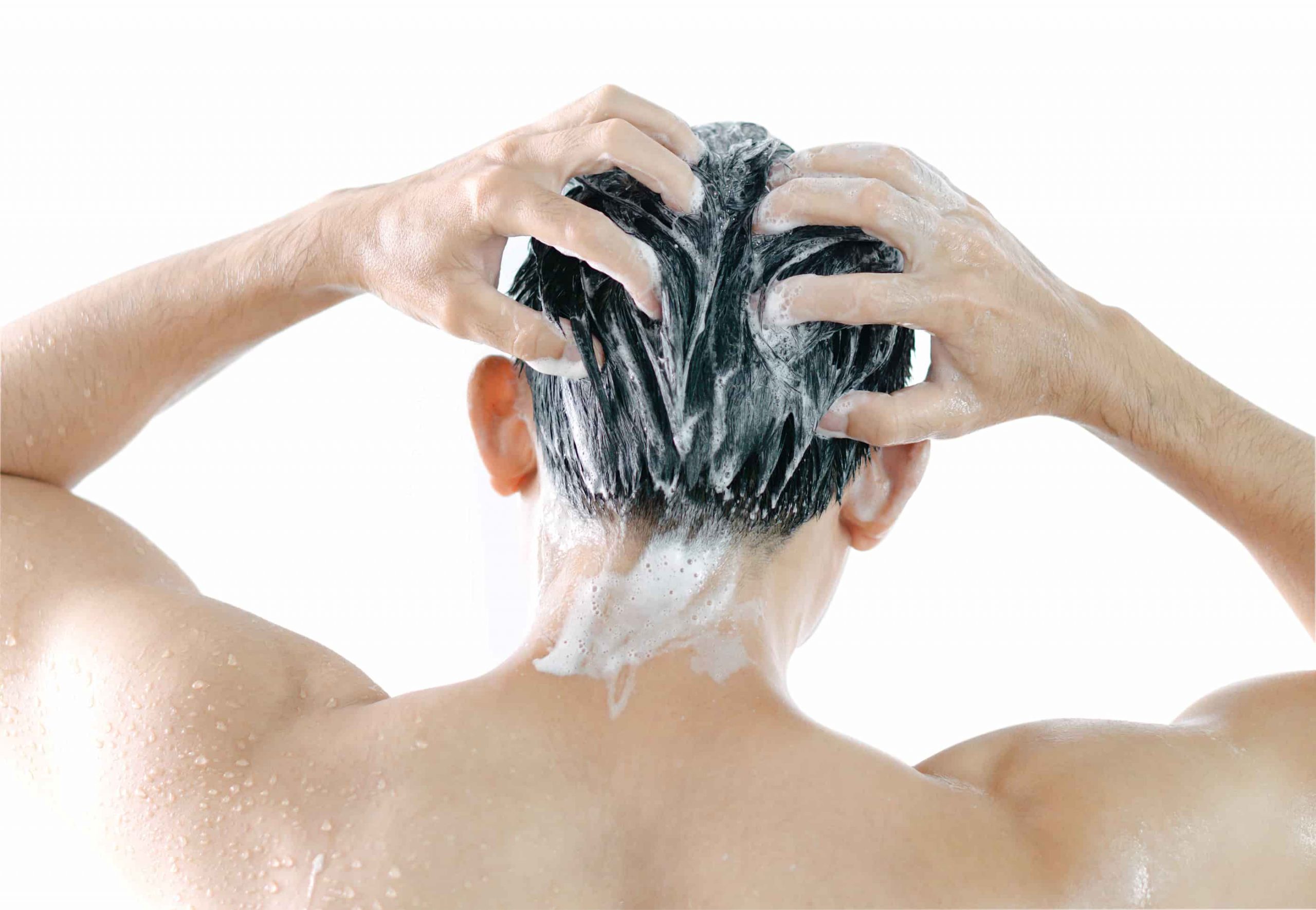Мужчина моет волосы. Мытье волос мужчина. Wash man для волос. Мужчина моет на белом фоне.