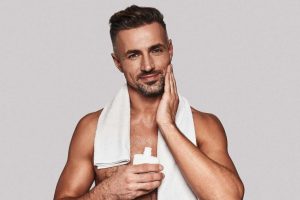 Should You Shave Before or After a Shower? Balding Beards